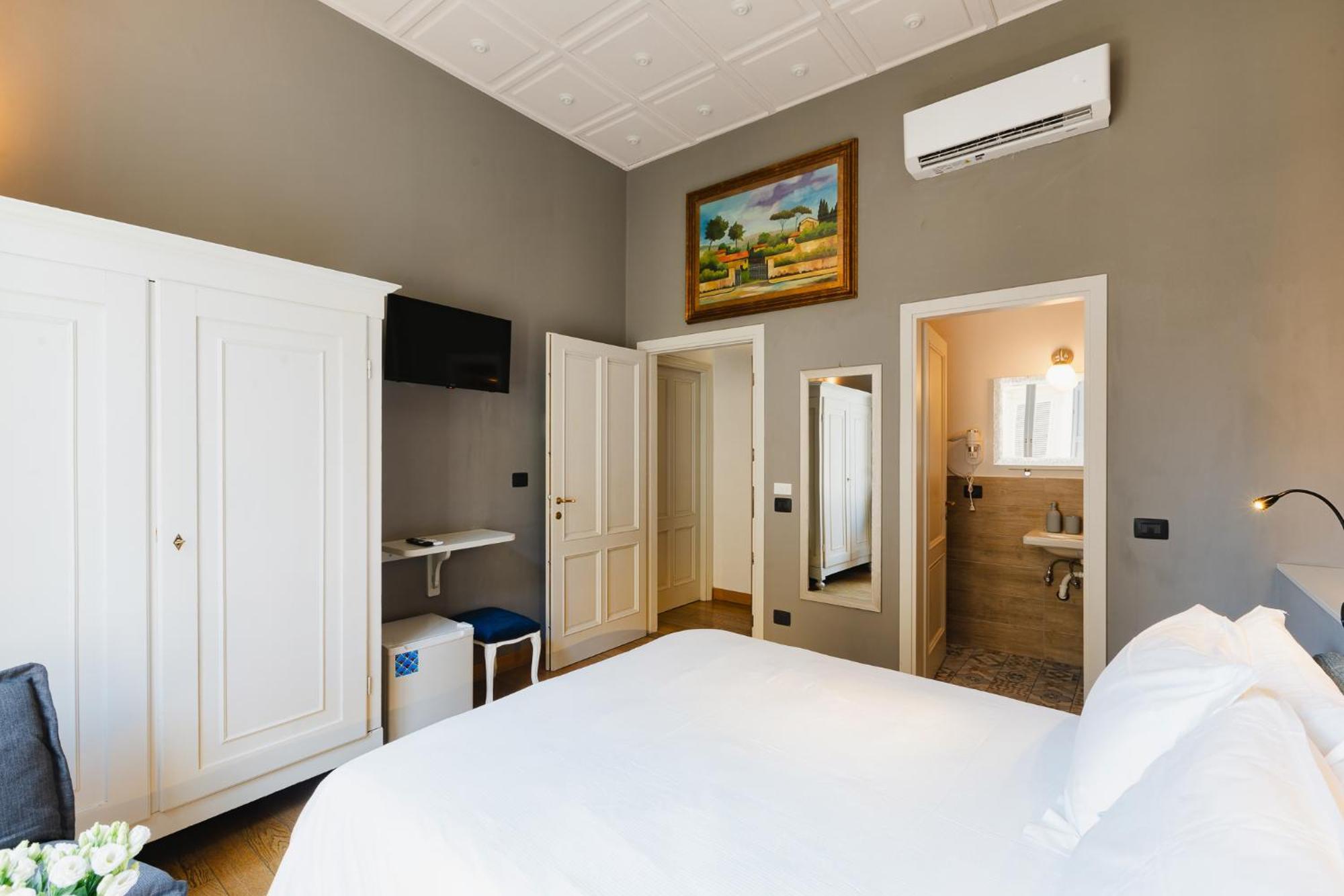 Am Collection Cavour Bed & Breakfast Florence Exterior photo